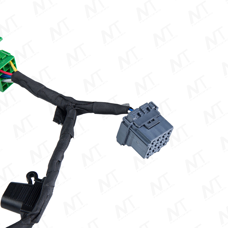 Automotive wire harness assembly with MCP connectors