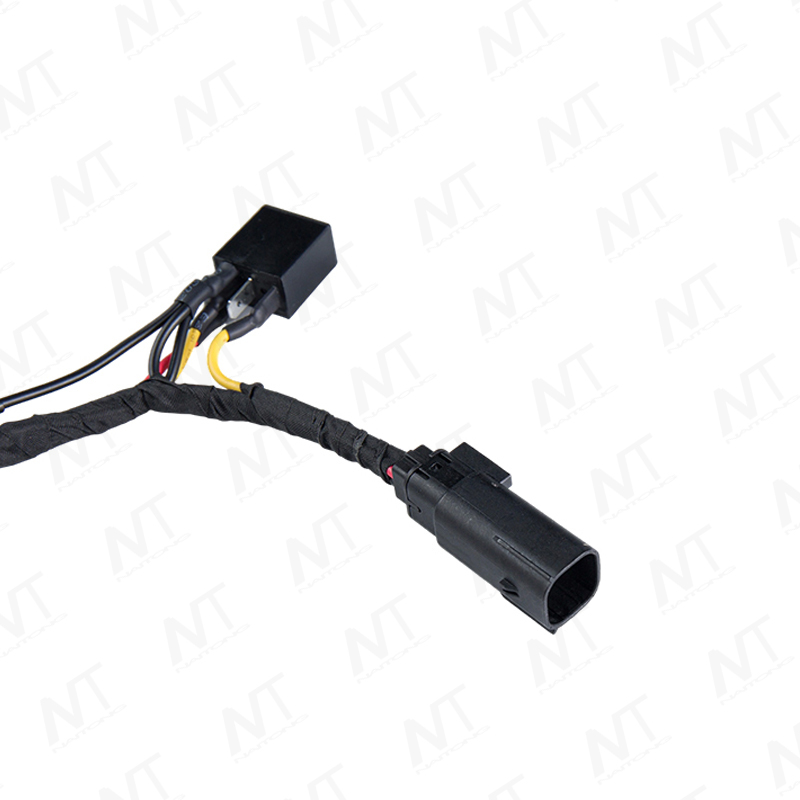 Weatherproof 12V automotive relay/switch wire harness